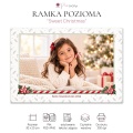 Świąteczna ramka pozioma Sweet Christmas 30x20 z dużym oknem na zdjęcie, kremowym tłem w gałązki i paskiem z laski cukrowej, z portretem uśmiechniętej dziewczynki z laską cukrową